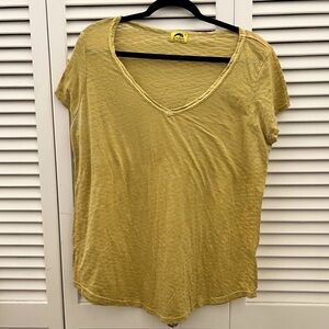 Kealopiko women fitted Tee.Aweoweo burnout print. Size 2XL, fits like XL